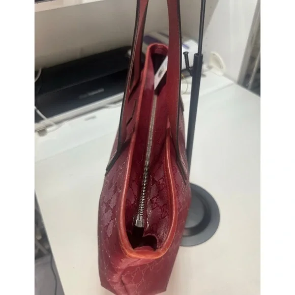 325. Red Gucci Tote Bag - Picture 10 of 16